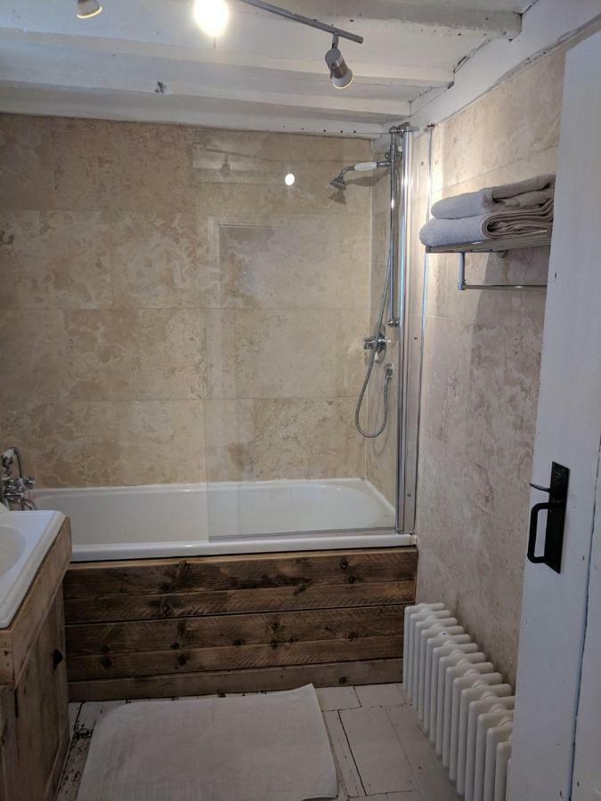 Charming Period Cottage Bath Exterior photo
